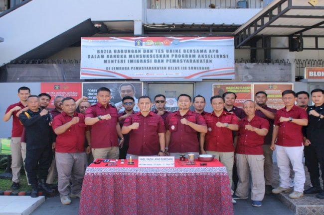 Kembali Razia Kamar Hunian, Kalapas Sumedang Ajak Petugas dan Warga Binaan Patuhi Aturan