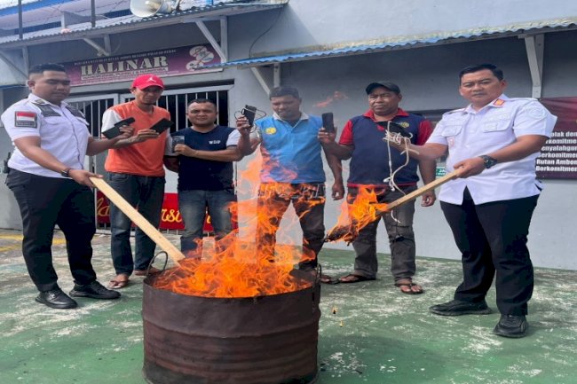 Komitmen Berantas Halinar, Rutan Ambon Musnakan Barang Terlarang Hasil Penggeledahan