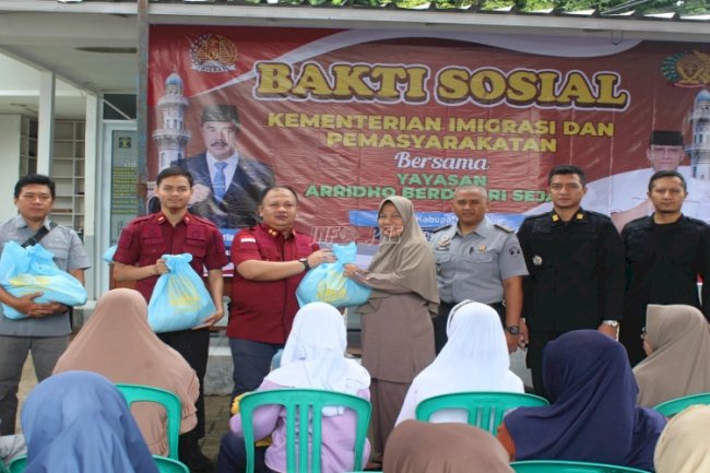Kolaborasi dengan Kanim dan Polres Cianjur, Lapas Cianjur Gelar Bakti Sosial