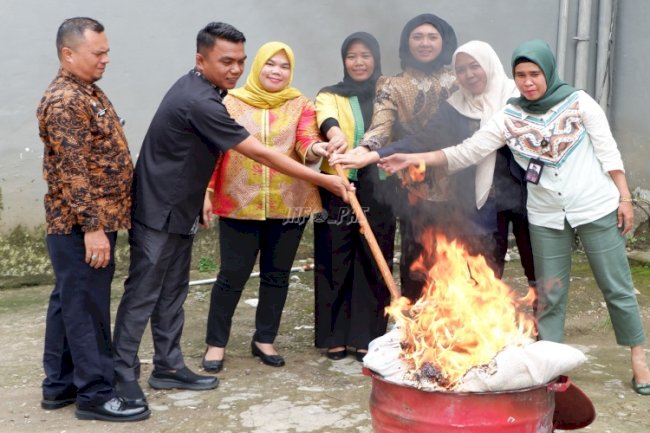 Deteksi Dini Gangguan Kamtib, Lapas Perempuan Palembang Musnahkan Barang Bukti Hasil Razia