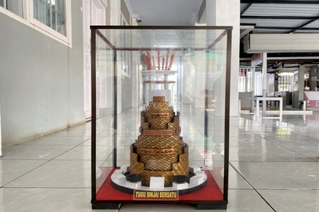 Warga Binaan Rutan Sinjai Sulap Limbah Batok Kelapa Jadi Miniatur Tugu Sinjai Bersatu