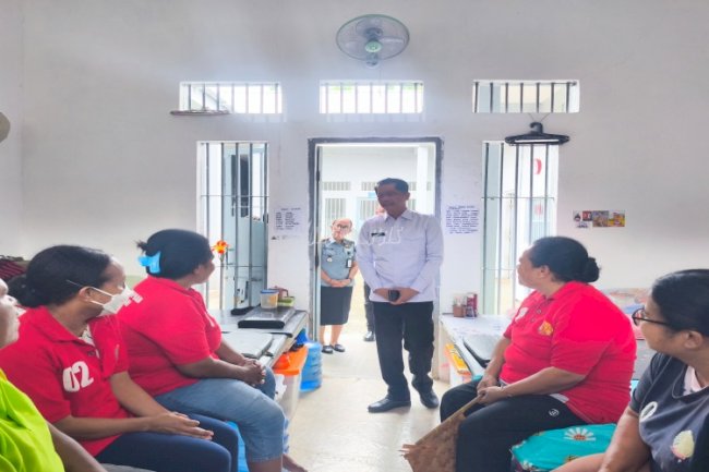 Kakanwil Ditjenpas Papua Barat Kunjungi Lapas Perempuan Manokwari, Berikan Semangat dan Tinjau Fasilitas