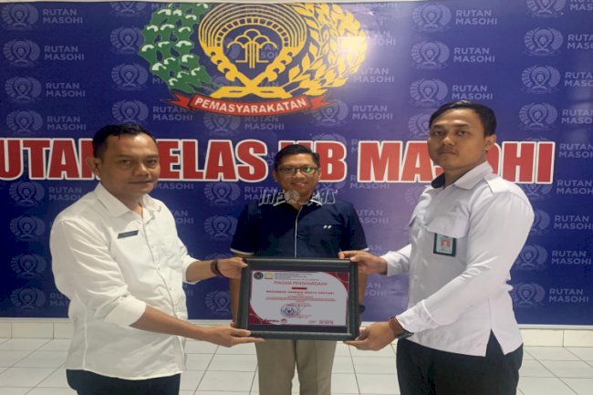 Rutan Masohi Berikan Penghargaan 'Pattimura Muda Masohi' bagi Pegawai Teladan