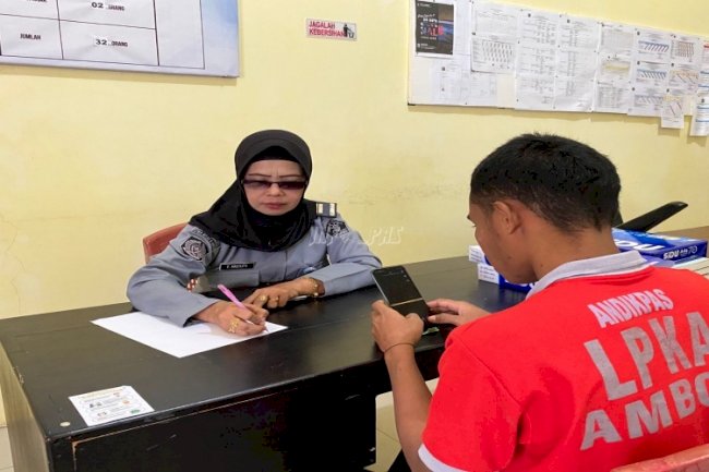 Layanan Video Call, Sarana Anak Binaan LPKA Ambon Jumpa Keluarga