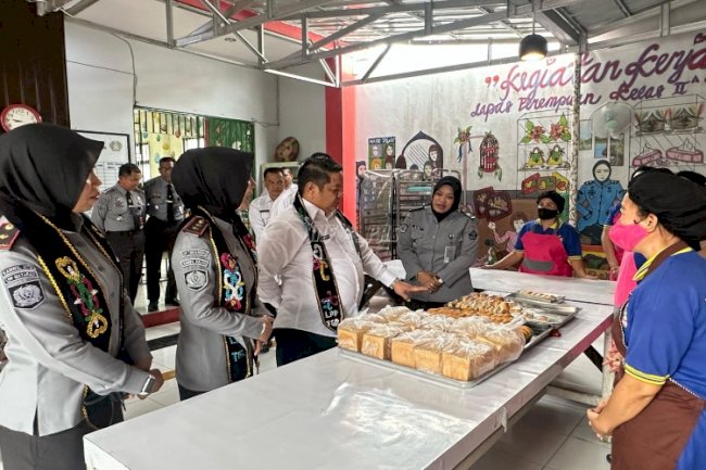 Kakanwil Ditjenpas Kaltim Puji Produktivitas Warga Binana Lapas Perempuan Tenggarong
