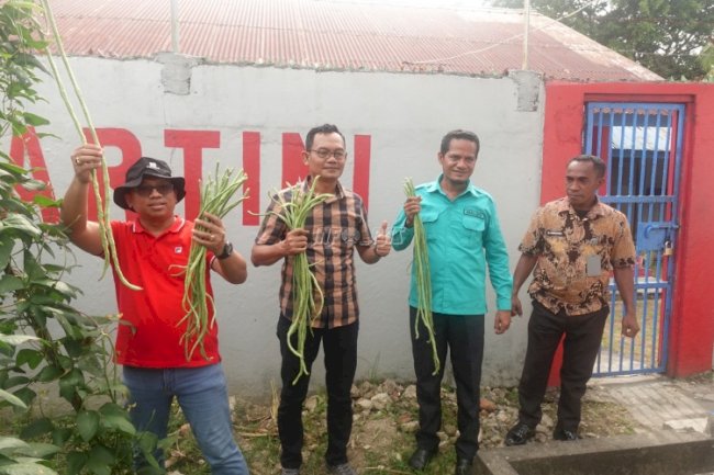 Kakanwil Ditjenpas Maluku Tinjau Program Ketahanan Pangan di Rutan Masohi