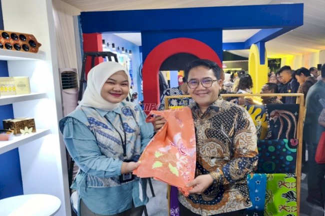 Batik Mary Jane Laku Terjual pada Pameran Kampung Hukum 2025
