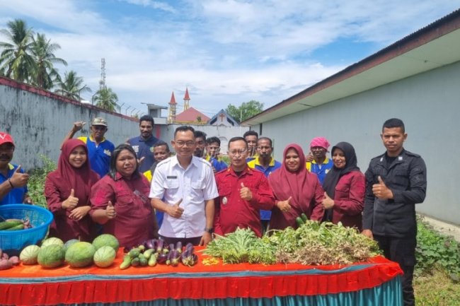 Rutan Masohi Panen Raya Berbagai Sayur dan Buah