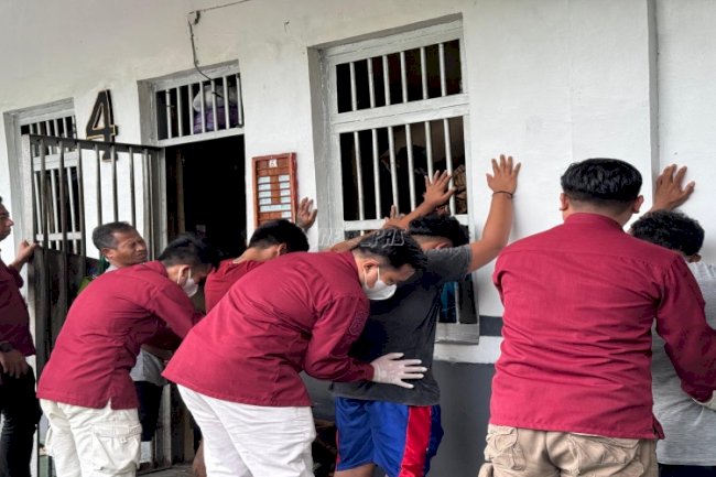 Tingkatkan Kewaspadaan Hadapi Ramadan, Lapas Banjarbaru Razia Kamar Warga Binaan