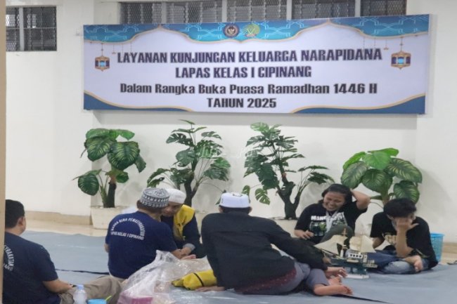 Lapas Cipinang Fasilitasi Buka Puasa Bersama Warga Binaan dengan Keluarganya