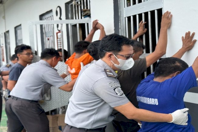Berantas Halinar, Lapas Banjarbaru Gencarkan Razia Kamar Warga Binaan 