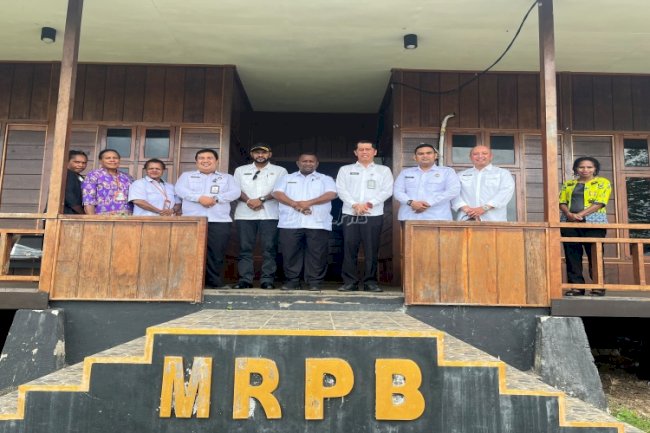 Kakanwil Ditjenpas Papua Barat dan Ketua MRP Perkuat Pembinaan bagi Warga Binaan Asli Papua