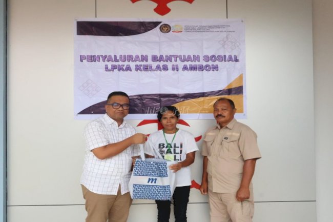 LPKA Ambon Bagikan Sembako bagi Keluarga Anak Binaan