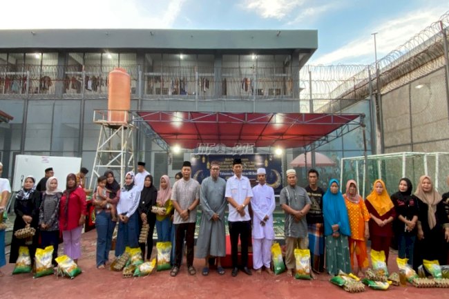 Rutan Bengkulu Bagikan Bansos untuk Keluarga Warga Binaan dan Masyarakat Sekitar