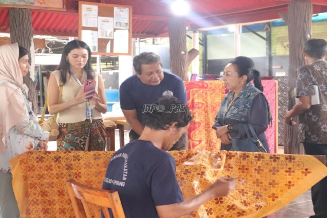 Lapas Cipinang Perkuat Pembinaan Lewat Kolaborasi Membatik dengan Yayasan Batik Indonesia