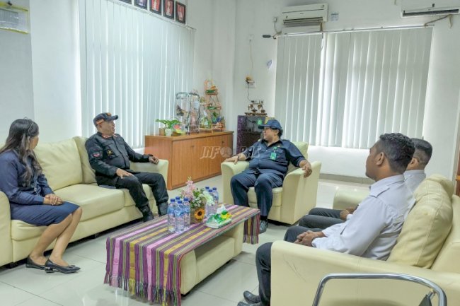 Kalapas Kalabahi Sambangi PN Kalabahi, Bahas Penegakan Hukum dan Pembinaan Narapidana