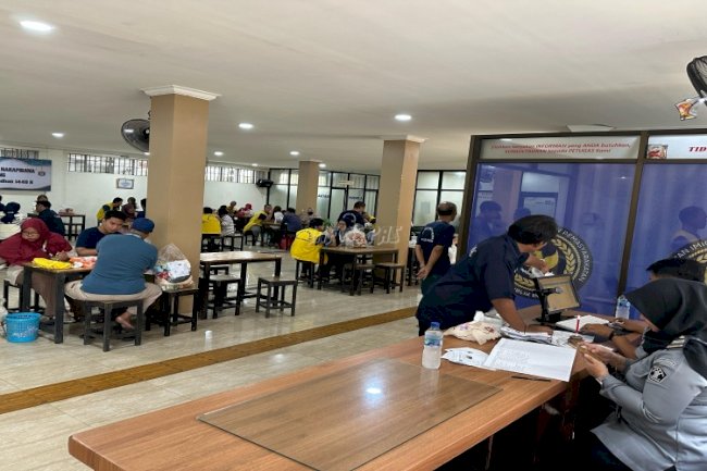 Hari Pertama Layanan Kunjungan di Lapas Cipinang Disambut Antusias, Ratusan Warga Binaan Dikunjungi