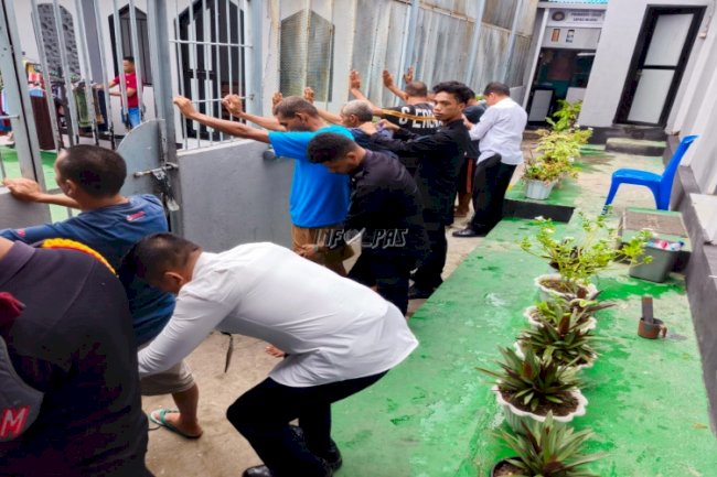 Usai Libur Lebaran, Petugas Lapas Wahai Razia Blok Hunian