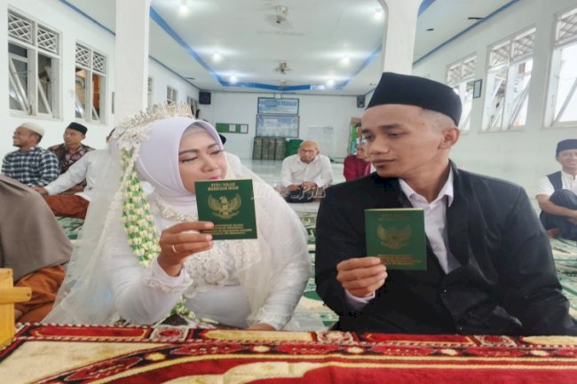 Suasana Haru Warnai Pernikahan Warga Binaan di Lapas Cilacap