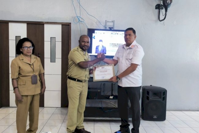 Sinergi Pembinaan, Lapas Kalabahi Berikan Penghargaan kepada SKB Wolatang 