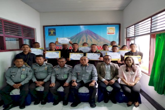 Warga Binaan Rutan Bajawa Raih Sertifikat Pelatihan Komputer