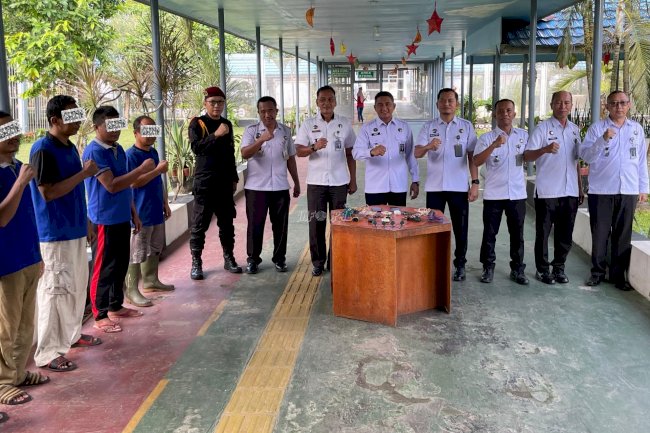 Cegah Gangguan Keamanan, Lapas Narkotika Karang Intan Razia Blok Hunian