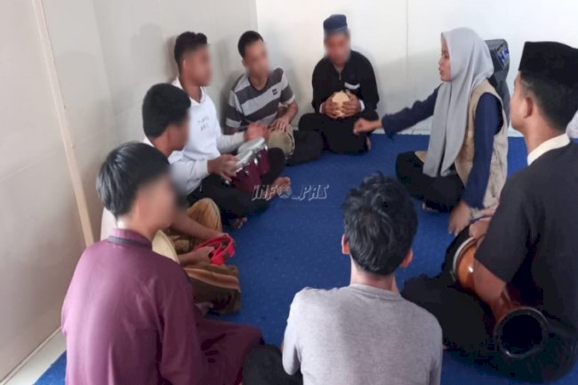 LPKA Medan - Mahasiswa UNIMED Gelar Pelatihan Seni Hadrah bagi Anak Binaan