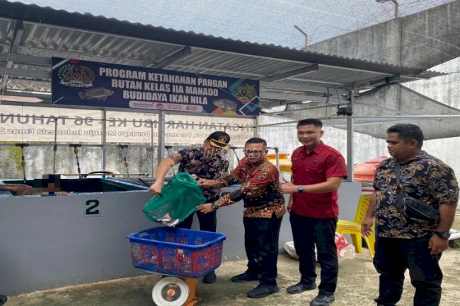 Rutan Manado Panen Ikan Nila di Sarana Asimilasi dan Edukasi