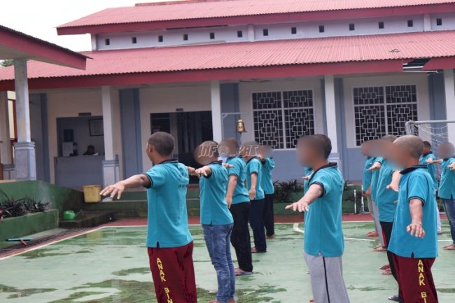 Anak Binaan LPKA Ambon Jalani Latihan Baris-Berbaris bersama Taruna Poltekip