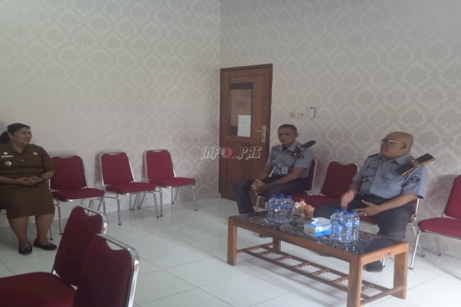  Kalapas Saparua Sambangi Camat Saparua, Bahas Peluang Kerja Sama