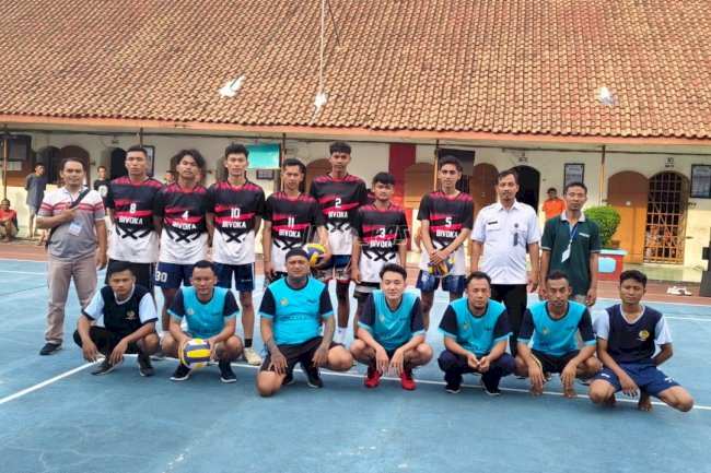 Pertandingan Voli Masyarakat vs Warga Binaan Lapas Cilacap, Persiapkan Reintegrasi Sosial 