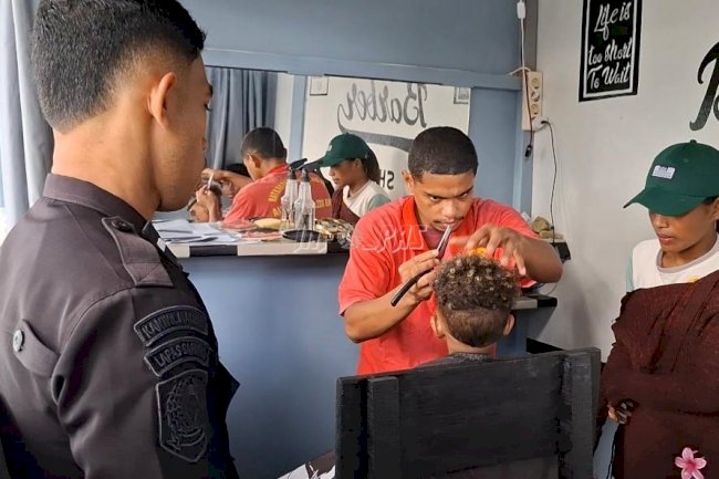 Barbershop Lapas Saparua Ramai Pelanggan, Keterampilan Warga Binaan Disukai Masyarakat