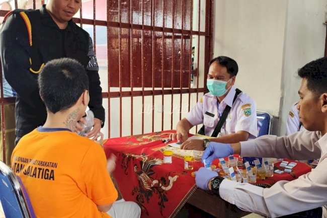 Pastikan WBP Sehat dan Bebas Narkoba, Rutan Salatiga Lakukan VCT dan Tes Urine