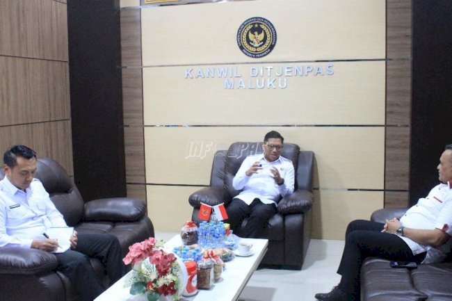 Bahas Strategi Pembinaan Warga Binaan, Kakanwil Ditjenpas Maluku Terima Kunjungan Bupati Buru
