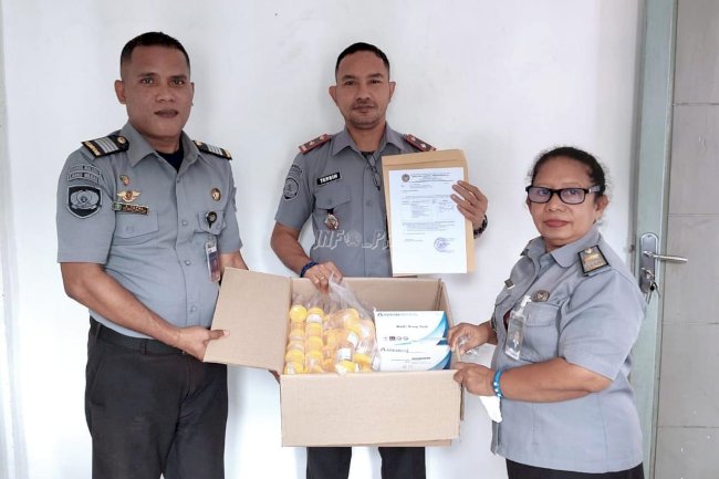 Terima Bantuan Alat Tes Urine, Lapas Wahai Siap Berantas Narkoba