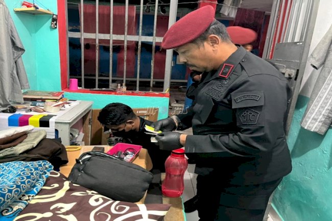 Kakanwil Ditjenpas NTT Terjun Langsung dalam Penggeledahan di Lapas Kupang