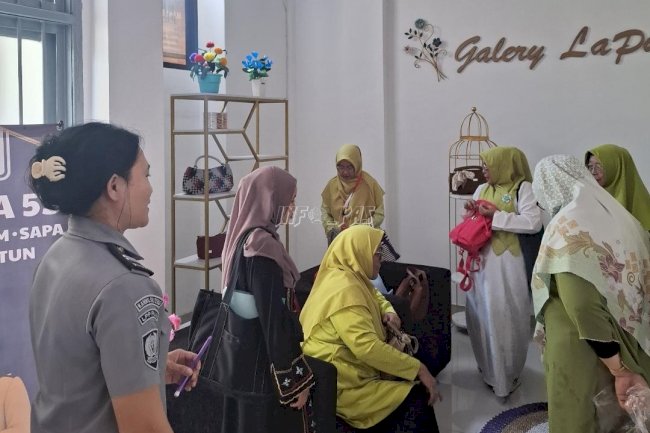 Galeri LaPuan Palu Dipadati Pengunjung, Produk Warga Binaan Diminati