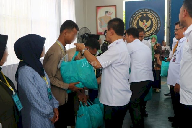 Peduli Kemanusiaan, Lapas Batang Salurkan Bantuan bagi Keluarga Warga Binaan 