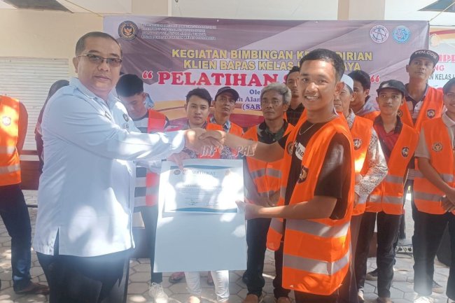 Usai Pelatihan, Klien Bapas Surabaya Langsung Dapat Modal Usaha