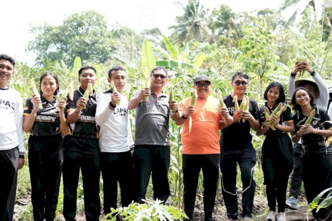 Manisnya Jagung Ketan Warnai Panen Perdana di SAE Lapas Tabanan