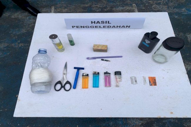 Konsisten Berantas Handphone dan Narkoba, Lapas Bandanaira Geledah Blok Hunian