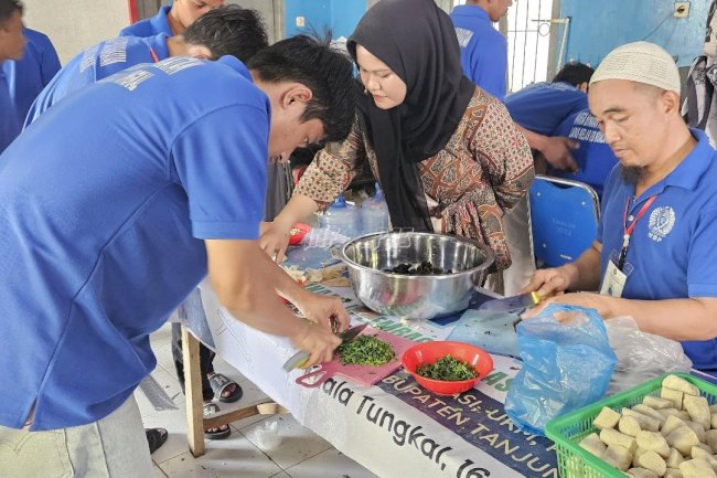 Lapas Kuala Tungkal Latih Warga Binaan Buat Pempek dan Tekwan