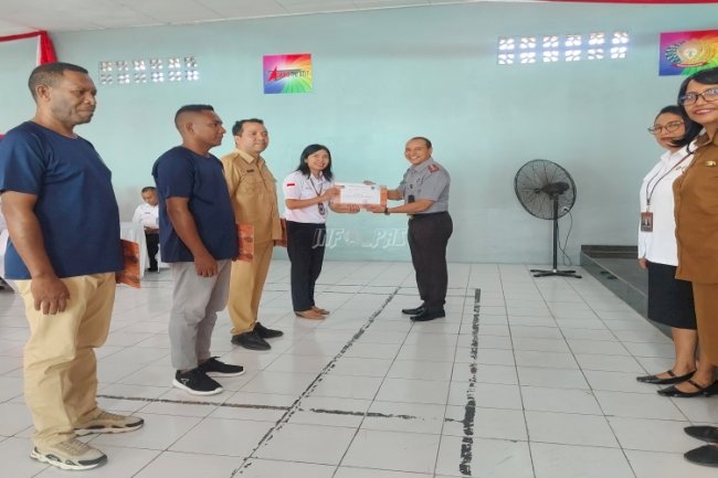 Penutupan Pendidikan dan Pelatihan Keterampilan, Warga Binaan Lapas Kupang Dibekali Keterampilan Kerja