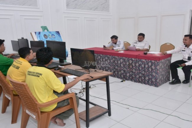Warga Binaan Lapas Narkotika Muara Sabak Ikuti Asesmen Nasional Berbasis Komputer