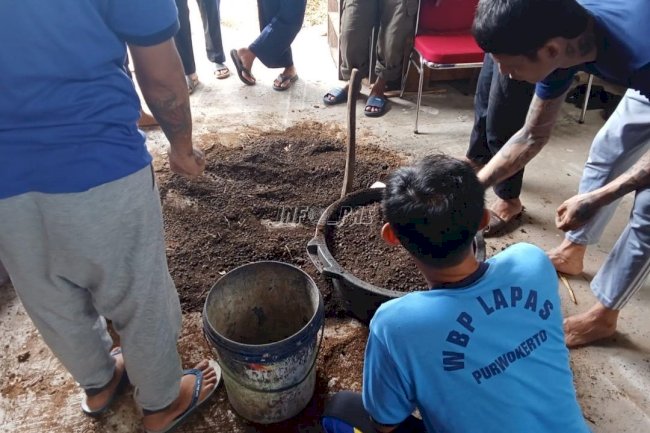 Lapas Purwokerto Latih Warga Binaan Budidaya Melon dalam Galon