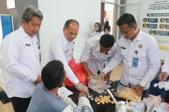 Petugas Lapas Pemuda Madiun Gagalkan Penyelundupan Sabu-Sabu dalam Kerupuk Ikan