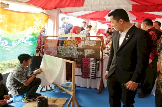 Batik Warga Binaan Lapas Cipinang Dipesan Wamenpora Taufik Hidayat