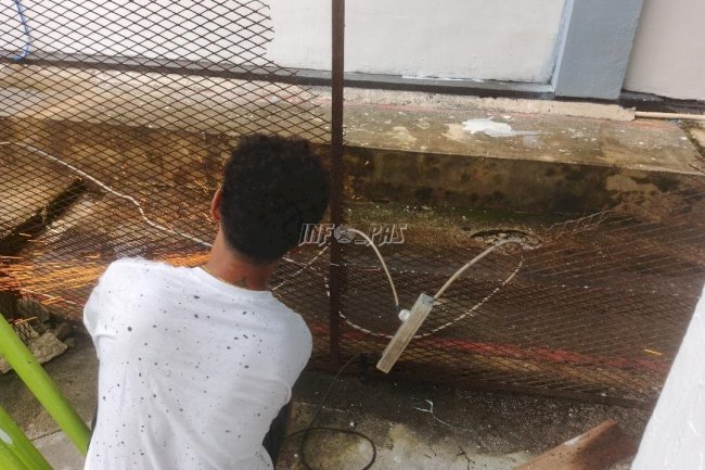 Tingkatkan Keamanan, Lapas Saparua Lakukan Pengelasan Pagar