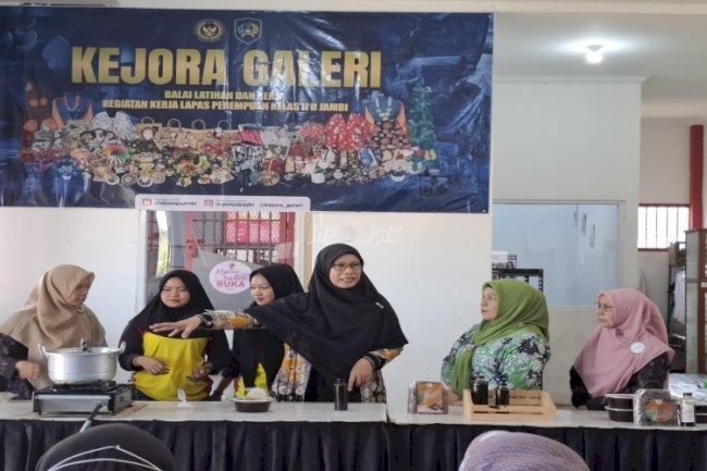 Lapas Perempuan Jambi Gelar Pelatihan Pembuatan Cuka Pempek dari Gula Sawit