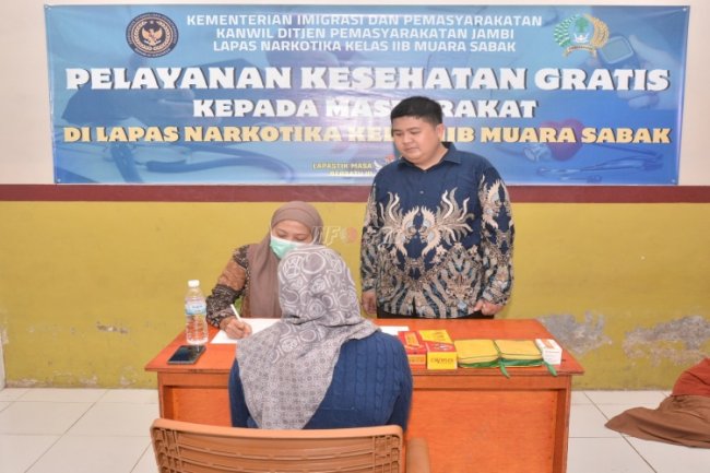 Lapas Narkotika Muara Sabak Gelar Pelayanan Kesehatan Gratis bagi Masyarakat dan Keluarga Pengunjung